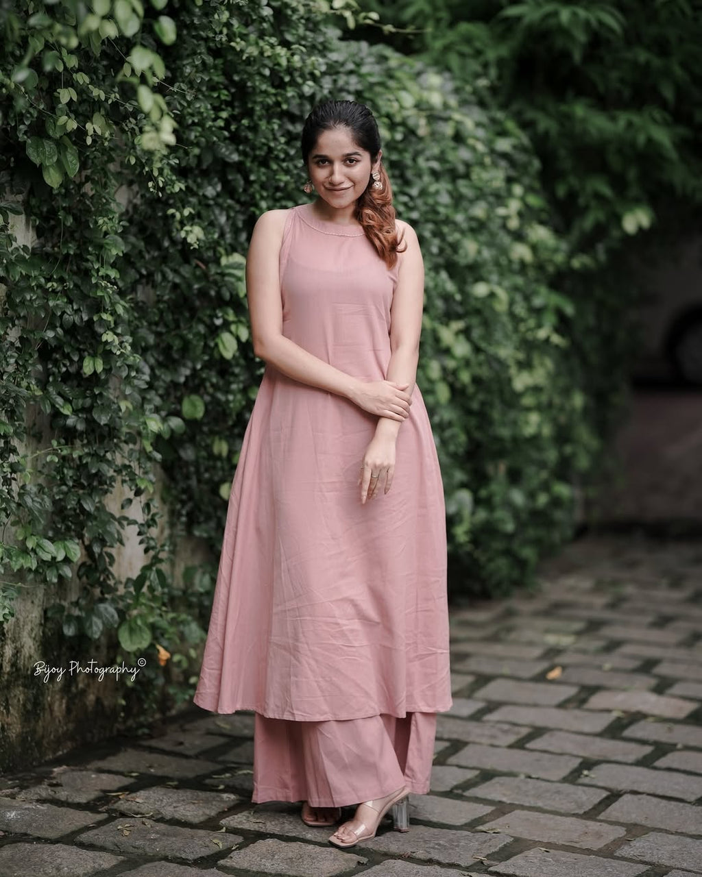 Women's Cotton Plain Flared Sleeveless Kurta With Palazzo