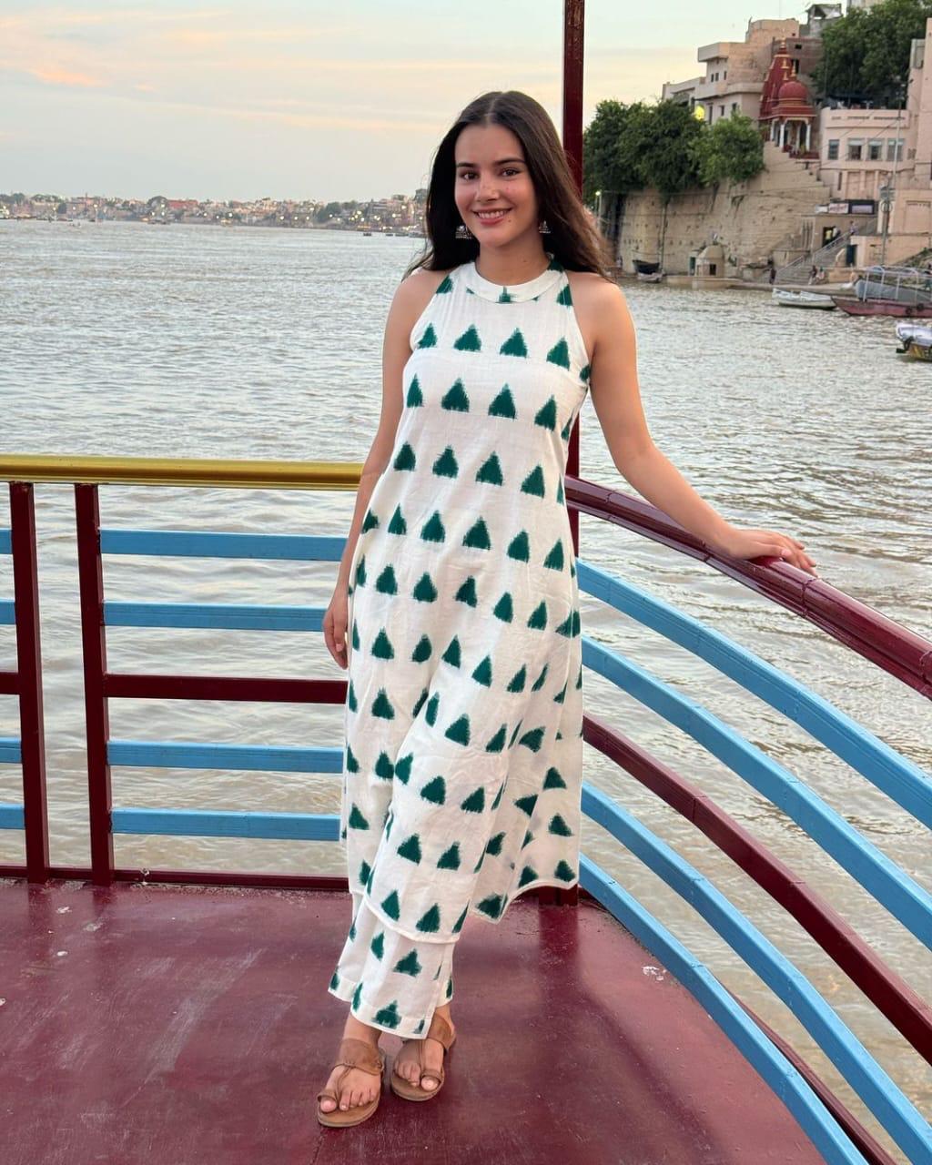 Women's Cotton Printed Sleeveless Elegant Summer Two-Piece Outfit (White)