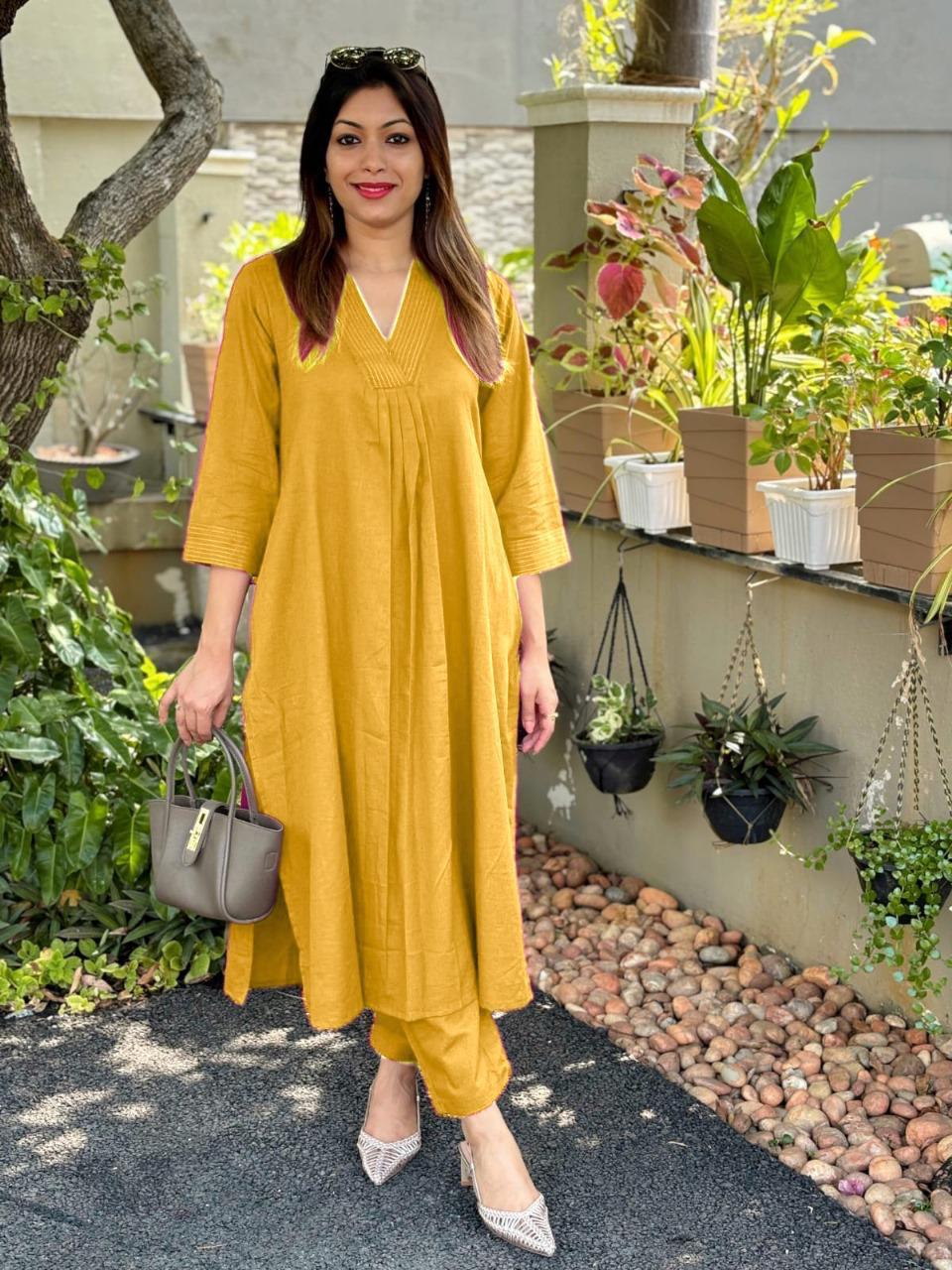 Women's Cotton Plain A-Line Straight Kurti With Pant