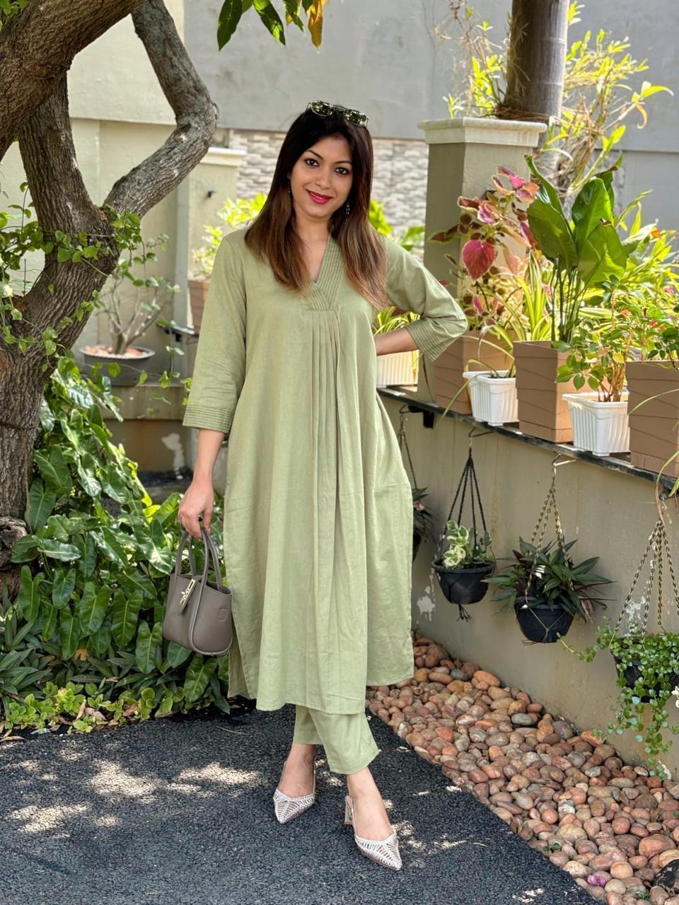 Women's Cotton Plain A-Line Straight Kurti With Pant