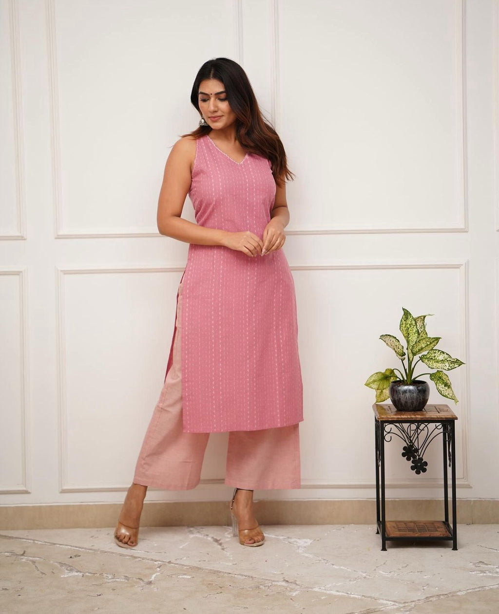 Women's Cotton Printed Sleeveless Straight Kurti With Pant Set