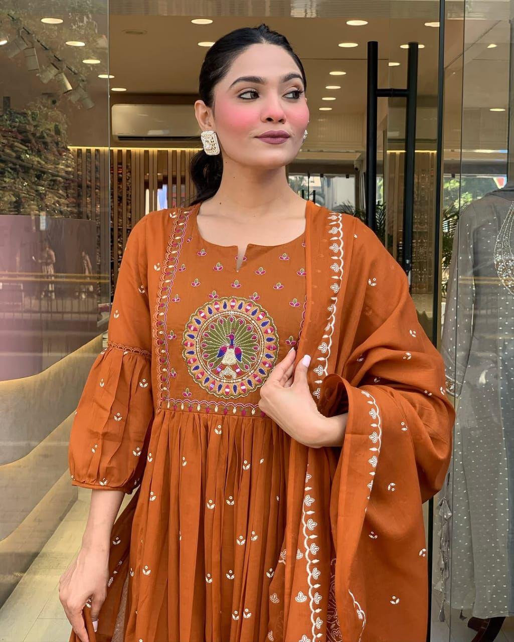 Women's Cotton Embroidered Anarkali Kurti With Malmal Dupatta Set