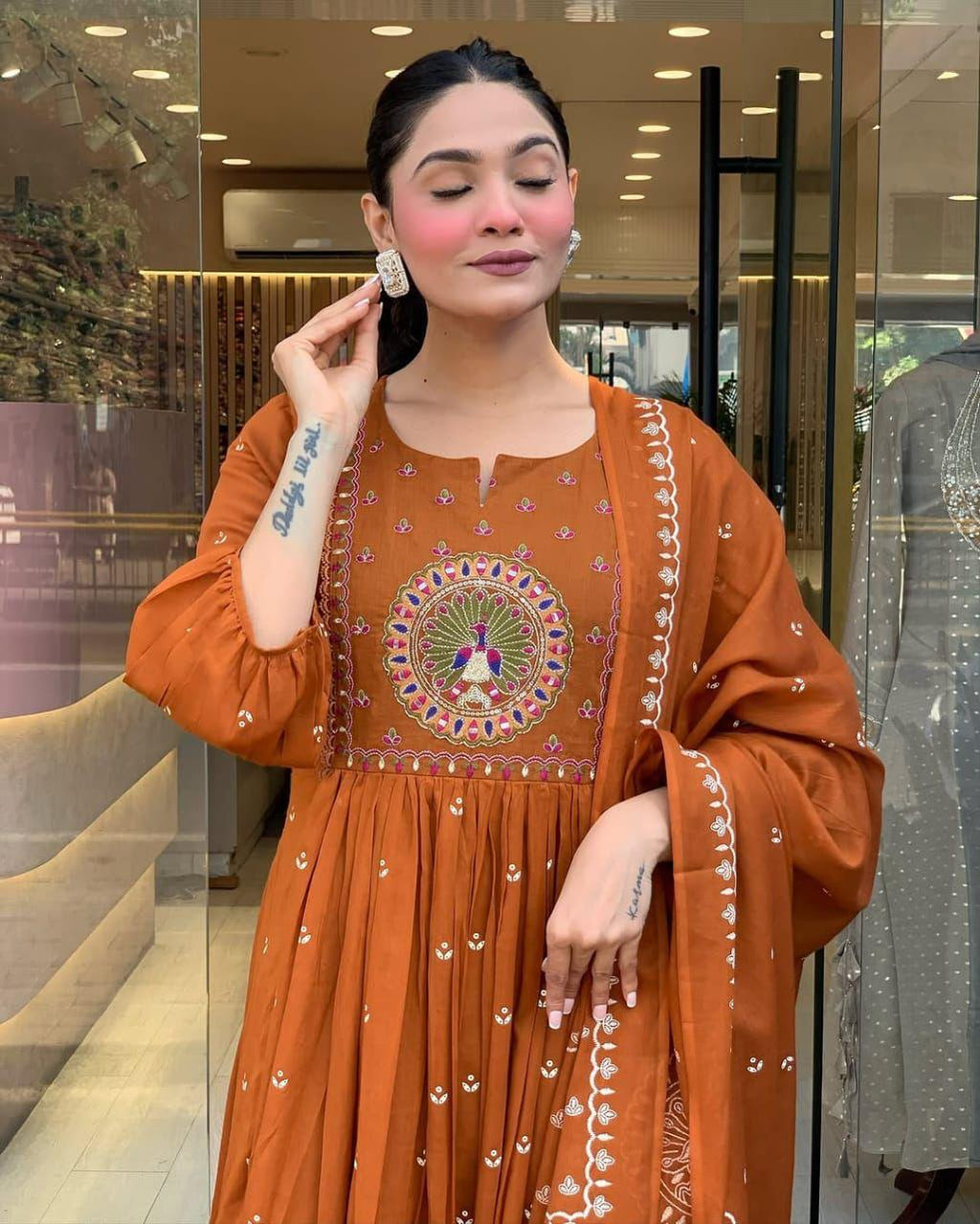 Women's Cotton Embroidered Anarkali Kurti With Malmal Dupatta Set