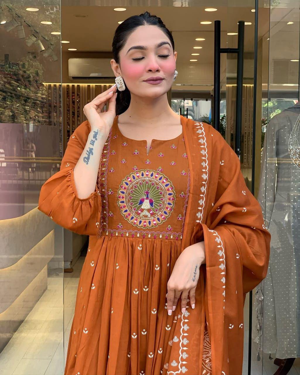 Women's Cotton Embroidered Anarkali Kurti With Malmal Dupatta Set