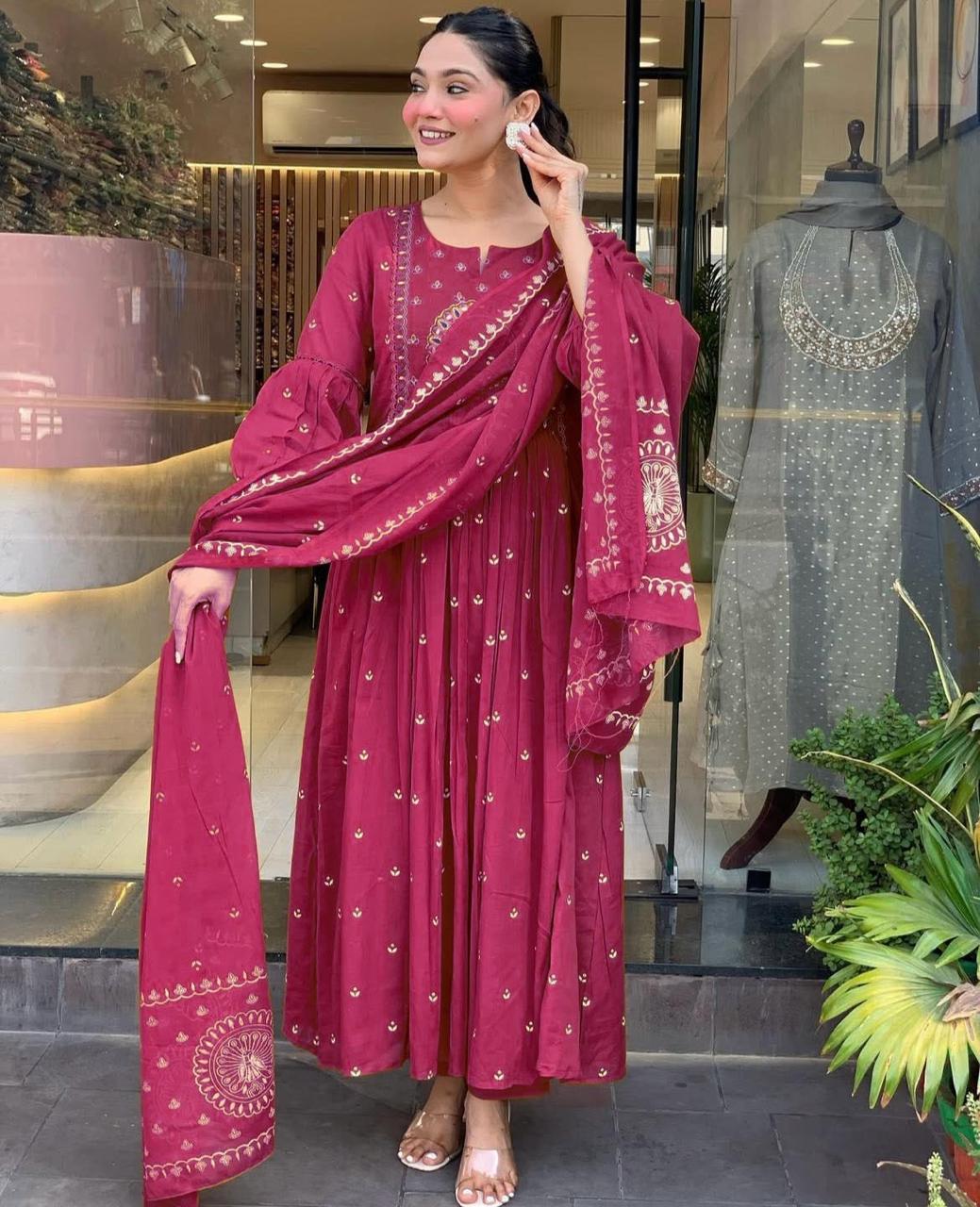 Women's Cotton Embroidered Anarkali Kurti With Malmal Dupatta Set
