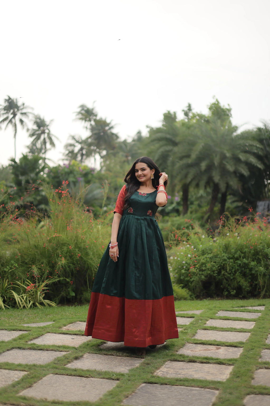 Green Banarasi Jacquard Silk Gown – Elegant Free-Size Designer Party & Wedding Wear