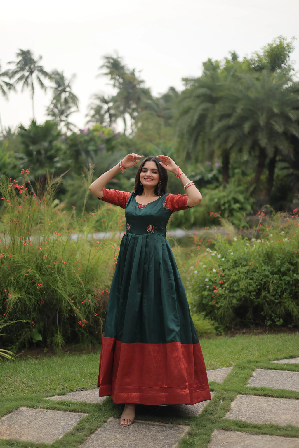 Green Banarasi Jacquard Silk Gown – Elegant Free-Size Designer Party & Wedding Wear
