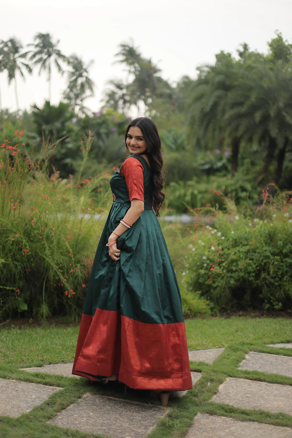 Green Banarasi Jacquard Silk Gown – Elegant Free-Size Designer Party & Wedding Wear