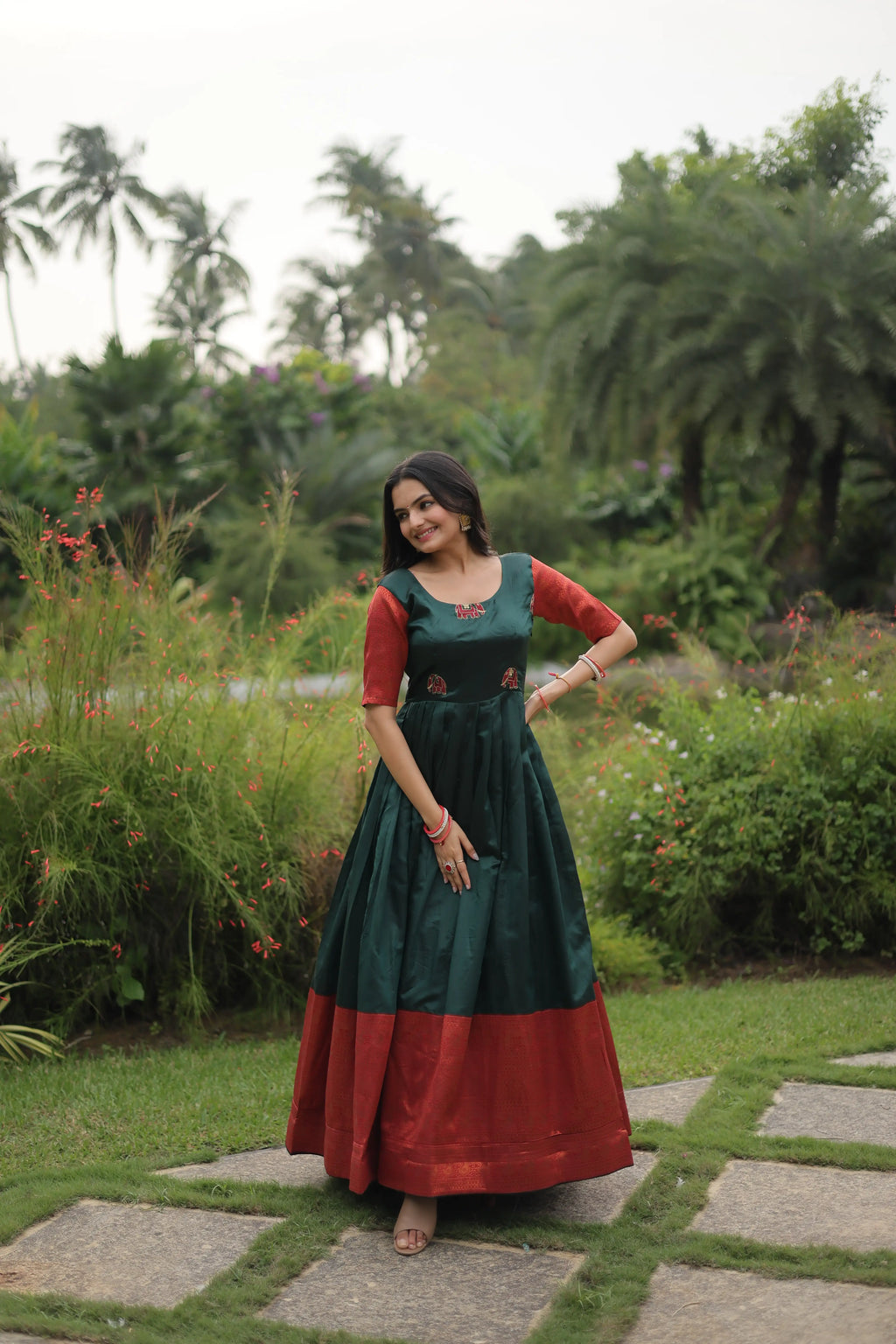 Green Banarasi Jacquard Silk Gown – Elegant Free-Size Designer Party & Wedding Wear