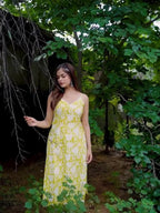 Women's Rayon Floral Printed Sleeveless Straight Kurti Set